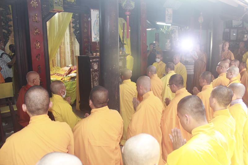 Đồng Tháp: Trang nghiêm lễ nhập kim quan Đại lão Hòa thượng Thích Thiện Huệ