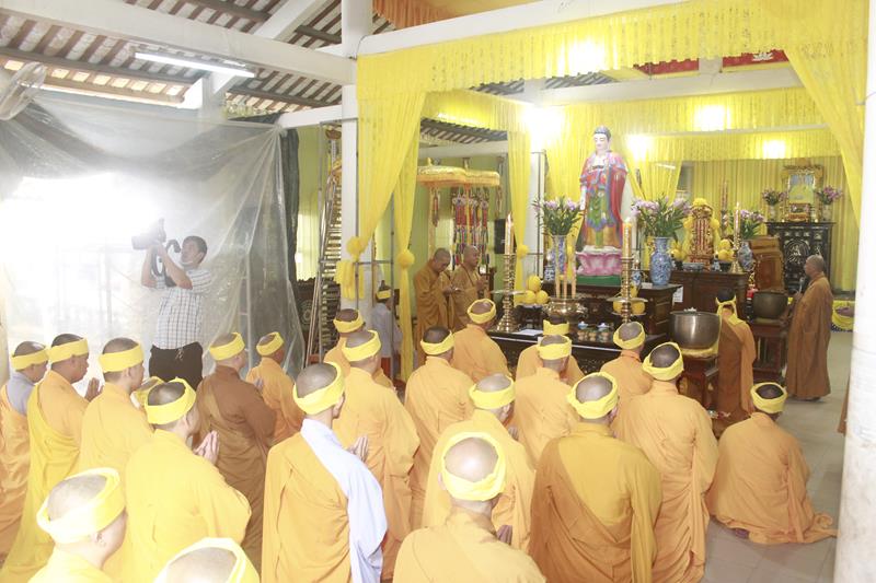 Đồng Tháp: Trang nghiêm lễ nhập kim quan Đại lão Hòa thượng Thích Thiện Huệ