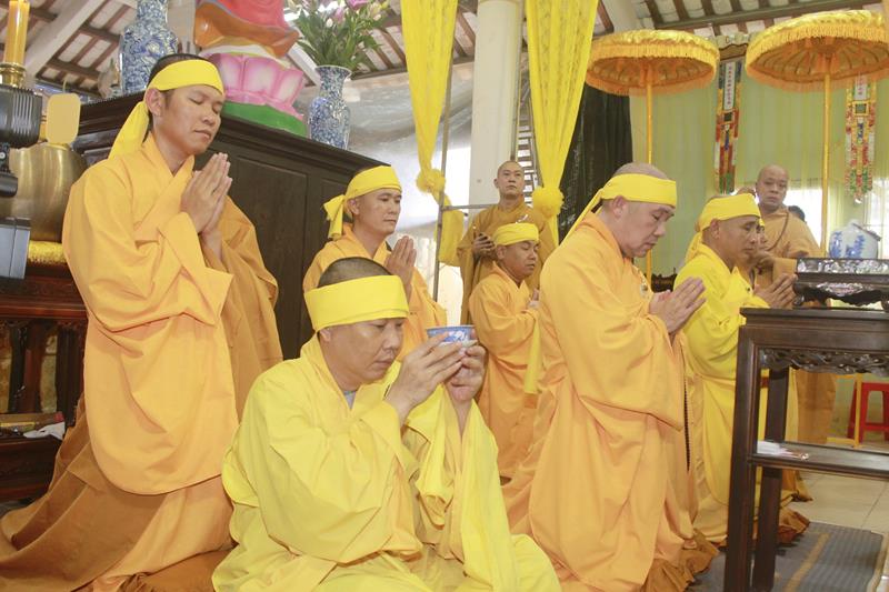 Đồng Tháp: Trang nghiêm lễ nhập kim quan Đại lão Hòa thượng Thích Thiện Huệ