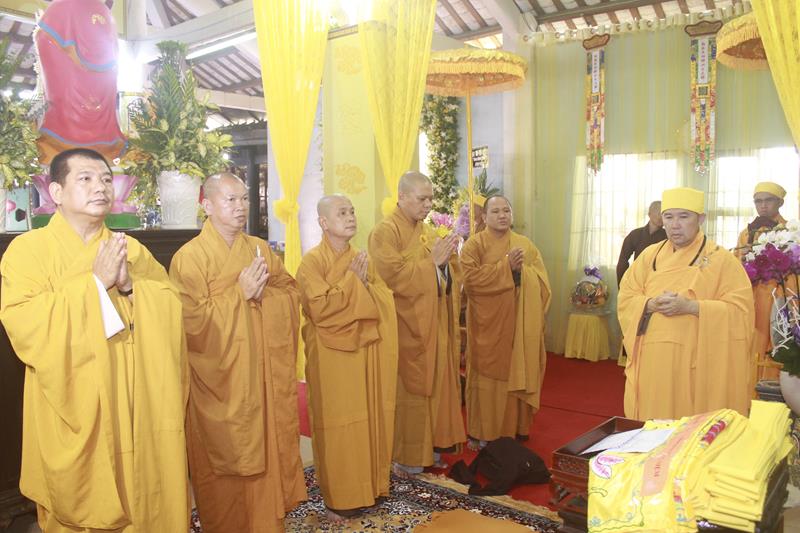 Đồng Tháp: Các đoàn phúng viếng lễ tang cố Đại lão Hòa thượng Thích Thiện Huệ