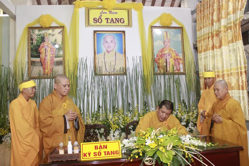 Đồng Tháp: Các đoàn phúng viếng lễ tang cố Đại lão Hòa thượng Thích Thiện Huệ