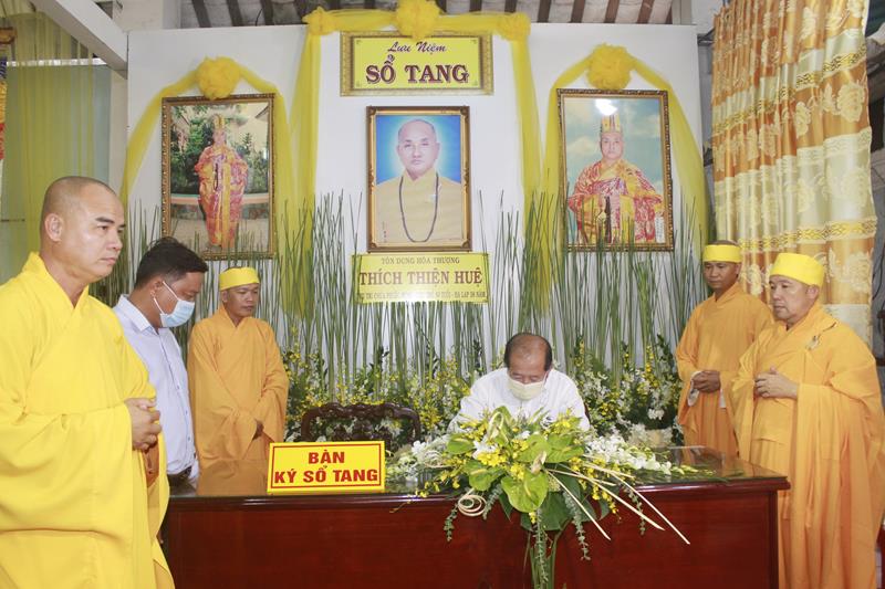 Đồng Tháp: Các đoàn phúng viếng lễ tang cố Đại lão Hòa thượng Thích Thiện Huệ