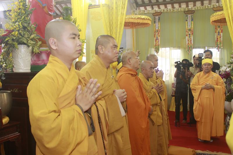 Đồng Tháp: Các đoàn phúng viếng lễ tang cố Đại lão Hòa thượng Thích Thiện Huệ