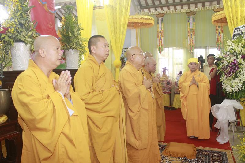 Đồng Tháp: Các đoàn phúng viếng lễ tang cố Đại lão Hòa thượng Thích Thiện Huệ