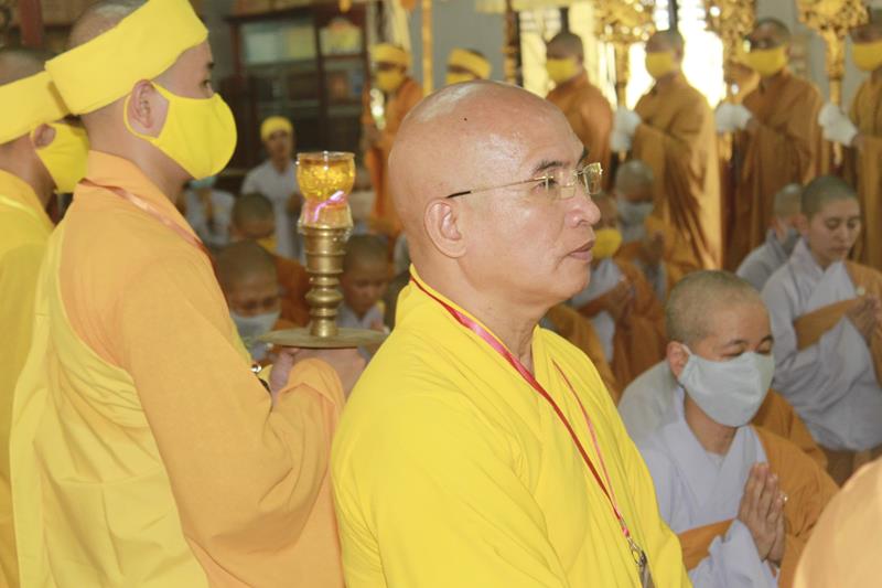 Đồng Tháp: Cung thỉnh Linh mô cố HT. Thích Thiện Huệ thăm Trường TCPH Đồng Tháp