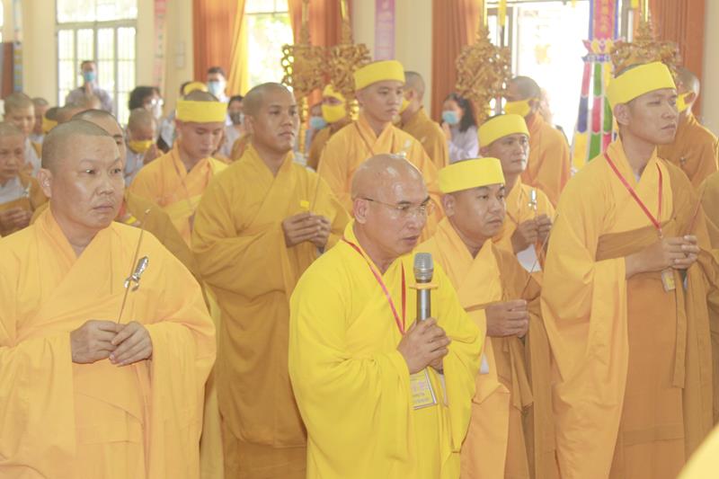 Đồng Tháp: Cung thỉnh Linh mô cố HT. Thích Thiện Huệ thăm Trường TCPH Đồng Tháp