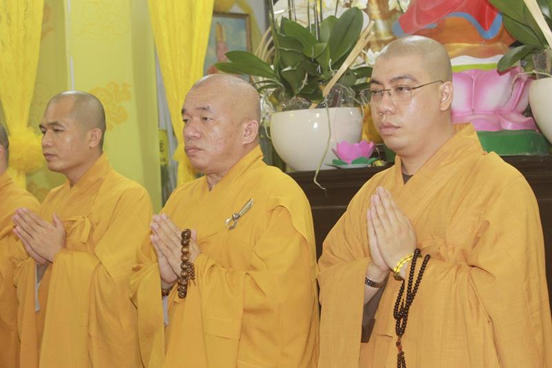 Đồng Tháp: Cung thỉnh Linh mô cố HT. Thích Thiện Huệ thăm Trường TCPH Đồng Tháp