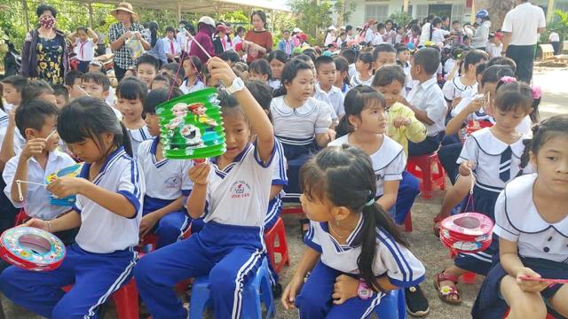Trung thu yêu thương đến với miền núi Ninh Tân