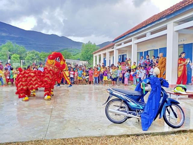 Trung thu yêu thương đến với miền núi Ninh Tân