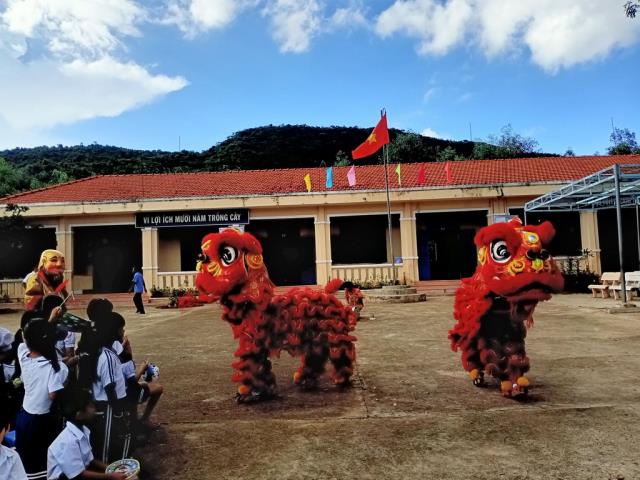 Trung thu yêu thương đến với miền núi Ninh Tân