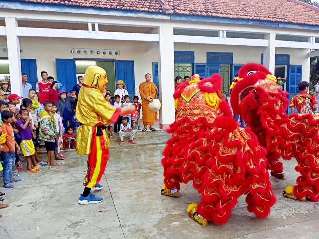 Trung thu yêu thương đến với miền núi Ninh Tân