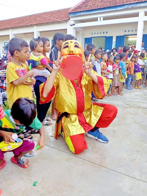Trung thu yêu thương đến với miền núi Ninh Tân