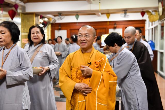 Chùm ảnh: Ăn trong chánh niệm sáng ngày 15/09/2020