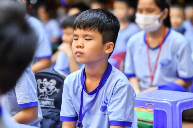 Không khí trung thu tràn ngập khóa tu Búp sen từ bi