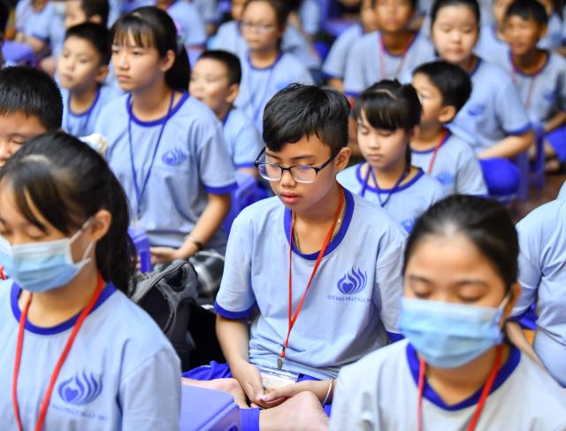 Không khí trung thu tràn ngập khóa tu Búp sen từ bi