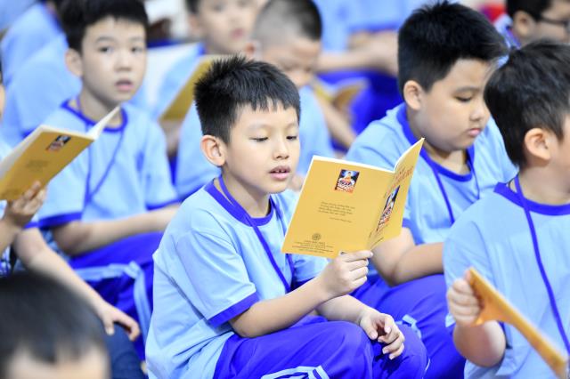 Không khí trung thu tràn ngập khóa tu Búp sen từ bi