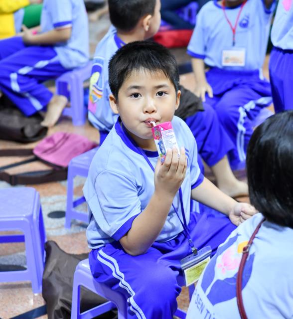 Không khí trung thu tràn ngập khóa tu Búp sen từ bi
