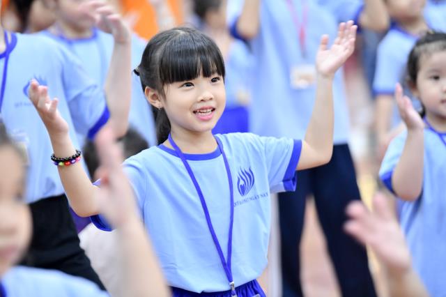 Không khí trung thu tràn ngập khóa tu Búp sen từ bi