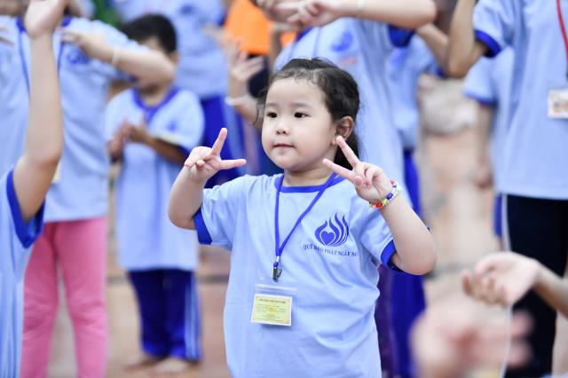 Không khí trung thu tràn ngập khóa tu Búp sen từ bi