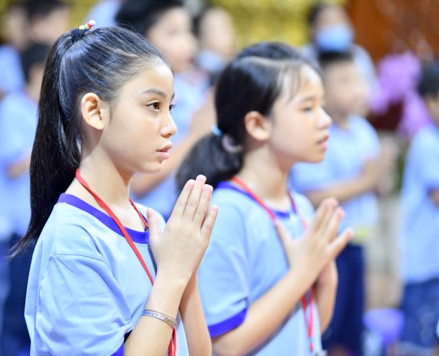 Không khí trung thu tràn ngập khóa tu Búp sen từ bi