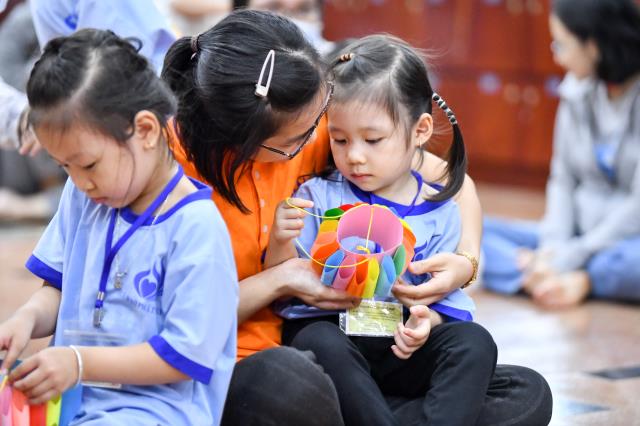 Không khí trung thu tràn ngập khóa tu Búp sen từ bi