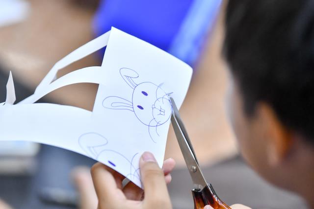 Không khí trung thu tràn ngập khóa tu Búp sen từ bi