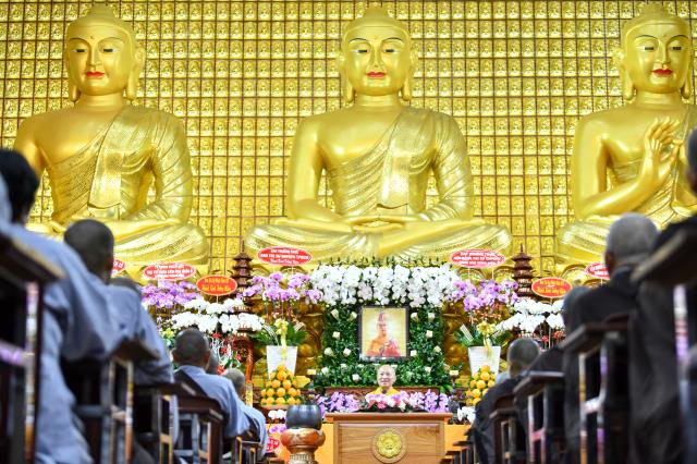 Pháp thoại ngày thứ 4: &quot;Bảy thiện pháp&quot; - TT. Thích Nhật Từ