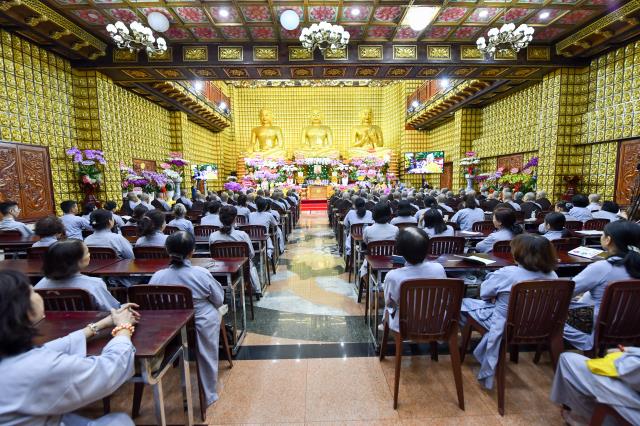 Pháp thoại ngày thứ 4: &quot;Bảy thiện pháp&quot; - TT. Thích Nhật Từ