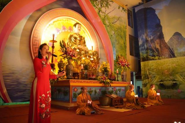 Hà Nội: Gần 400 bạn trẻ trở về chùa Bằng để “Khép lại quá khứ, mở cửa tương lai”