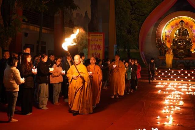 Hà Nội: Gần 400 bạn trẻ trở về chùa Bằng để “Khép lại quá khứ, mở cửa tương lai”
