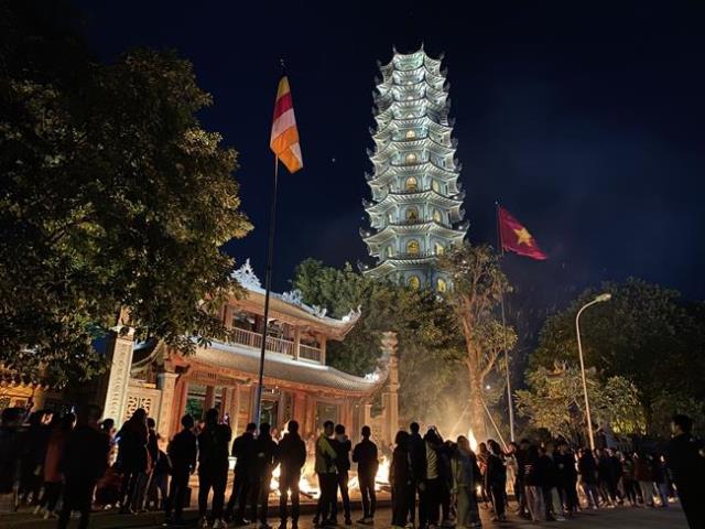 Hà Nội: Gần 400 bạn trẻ trở về chùa Bằng để “Khép lại quá khứ, mở cửa tương lai”