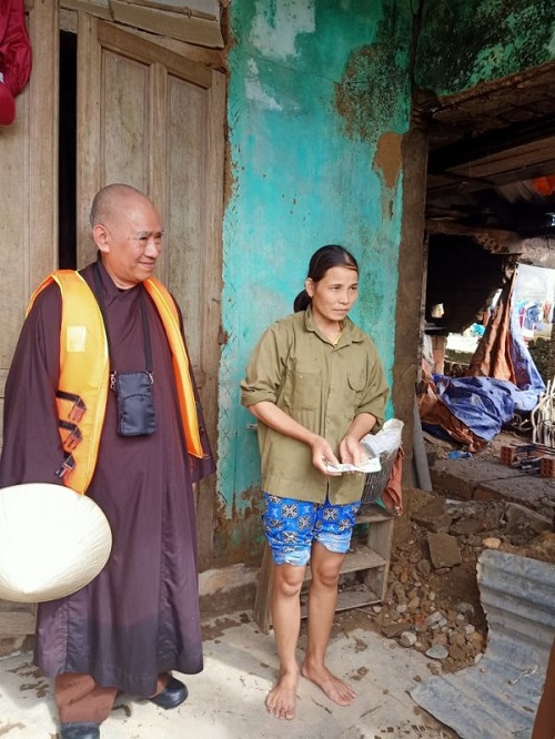 Tổng Kết Chương Trình Cứu Trợ Lũ Lụt  “Thương Về Miền Trung” (C262) Và “Miền Trung - Triệu Con Tim Hướng Về” (C263)