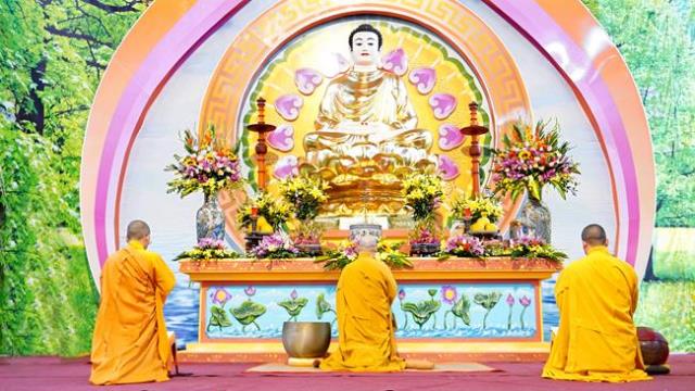 Hà Nội: Gần 400 bạn trẻ trở về chùa Bằng để “Khép lại quá khứ, mở cửa tương lai”