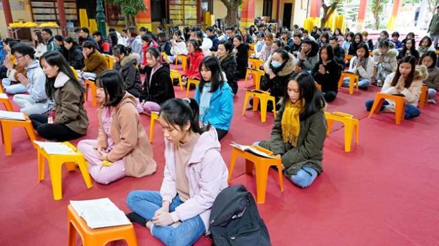 Hà Nội: Gần 400 bạn trẻ trở về chùa Bằng để “Khép lại quá khứ, mở cửa tương lai”
