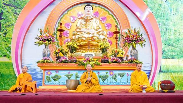 Hà Nội: Gần 400 bạn trẻ trở về chùa Bằng để “Khép lại quá khứ, mở cửa tương lai”