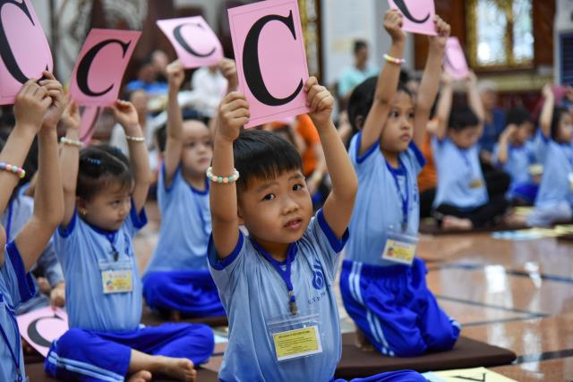 Cha mẹ được lợi gì khi đưa trẻ đến chùa?