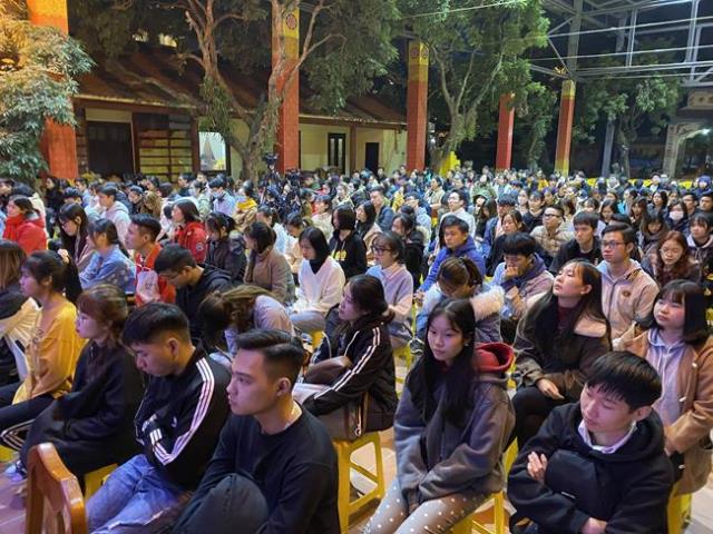 Hà Nội: Gần 400 bạn trẻ trở về chùa Bằng để “Khép lại quá khứ, mở cửa tương lai”