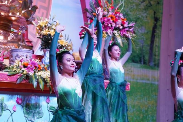 Hà Nội: Gần 400 bạn trẻ trở về chùa Bằng để “Khép lại quá khứ, mở cửa tương lai”