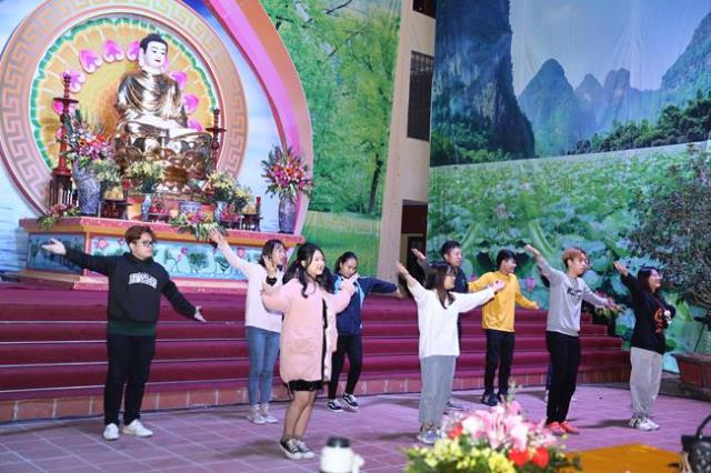 Hà Nội: Gần 400 bạn trẻ trở về chùa Bằng để “Khép lại quá khứ, mở cửa tương lai”