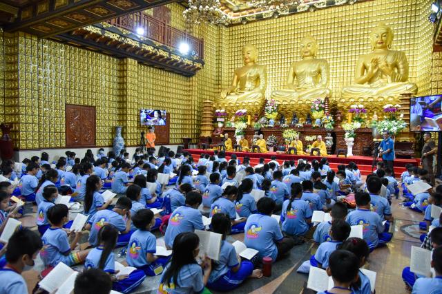 Cha mẹ được lợi gì khi đưa trẻ đến chùa?