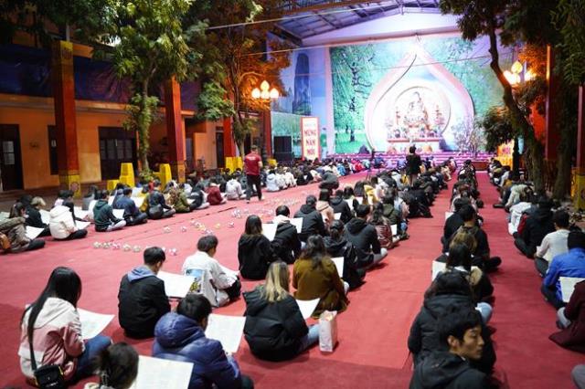 Hà Nội: Gần 400 bạn trẻ trở về chùa Bằng để “Khép lại quá khứ, mở cửa tương lai”