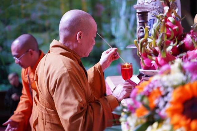 Hà Nội: Gần 400 bạn trẻ trở về chùa Bằng để “Khép lại quá khứ, mở cửa tương lai”