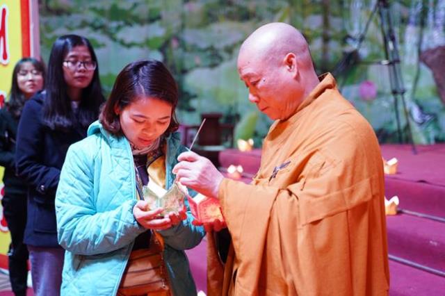 Hà Nội: Gần 400 bạn trẻ trở về chùa Bằng để “Khép lại quá khứ, mở cửa tương lai”