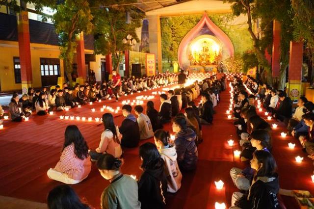 Hà Nội: Gần 400 bạn trẻ trở về chùa Bằng để “Khép lại quá khứ, mở cửa tương lai”