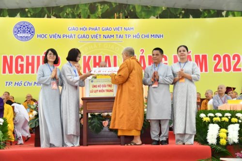 Quỹ ĐPNN Ủng Hộ 1.8 Tỷ Cứu Trợ Lũ Lụt Miền Trung Nhân Lễ Tốt Nghiệp – Khai Giảng Học Viện PGVN Tp.HCM Năm 2020