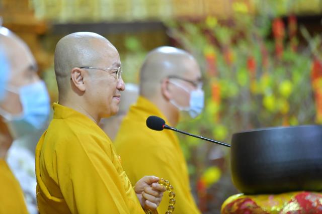 Chùa Giác Ngộ - Quỹ Đạo Phật Ngày Nay mang 1.000 món quà sưởi ấm đêm giao thừa