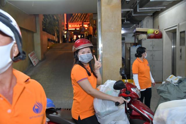 Chùa Giác Ngộ - Quỹ Đạo Phật Ngày Nay mang 1.000 món quà sưởi ấm đêm giao thừa
