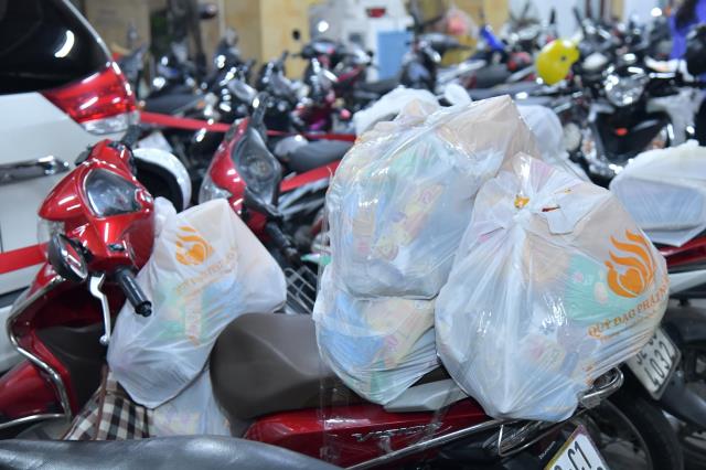 Chùa Giác Ngộ - Quỹ Đạo Phật Ngày Nay mang 1.000 món quà sưởi ấm đêm giao thừa