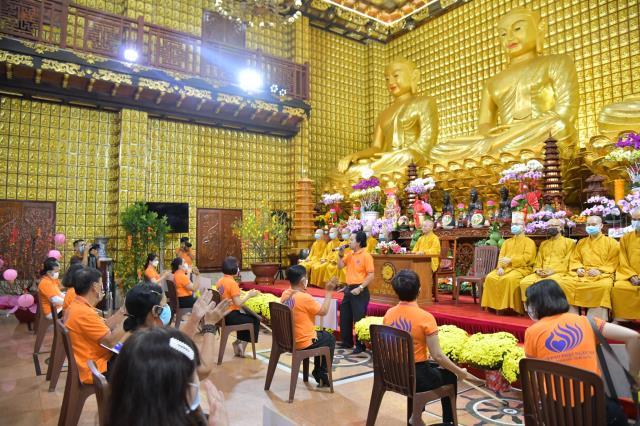 Chùa Giác Ngộ - Quỹ Đạo Phật Ngày Nay mang 1.000 món quà sưởi ấm đêm giao thừa