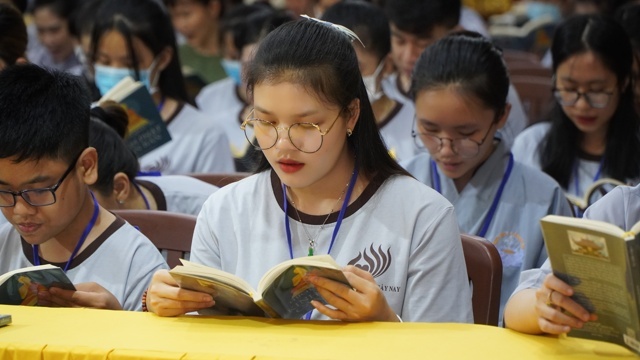 Tuổi Trẻ Hướng Phật:  Nuôi Dưỡng và Phát Triển Hạt Giống Trí Tuệ